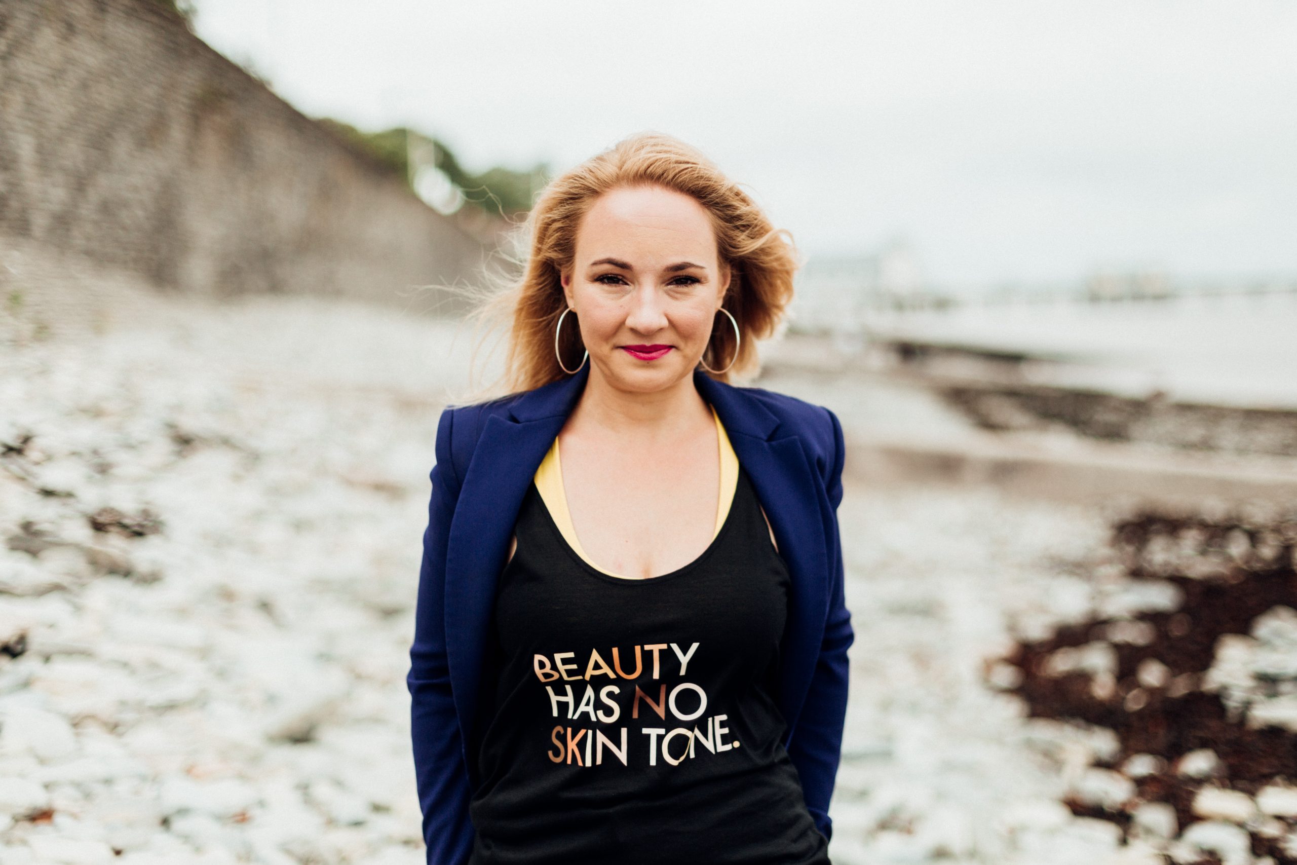 Becky  - Younique brand ambassador